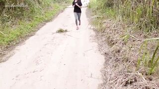 Desi teen outdoor sex near the jogging path.