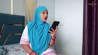 Muslim Pinki Bhabhi Pussy Shaved by Blinkit Delivery Boy and having Hardcore sex with Clear Hindi Audio.