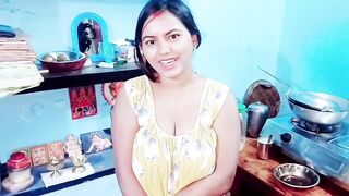 Hot desi indian girl bigg big in the room