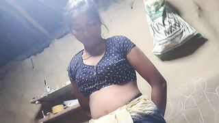 Indian Village Bhabhi Ki Chudai In Hindi Sex Video